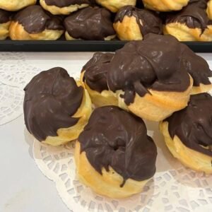 Chocolate cream puff – 1 lb | نان خامه ای با رویه شکلات